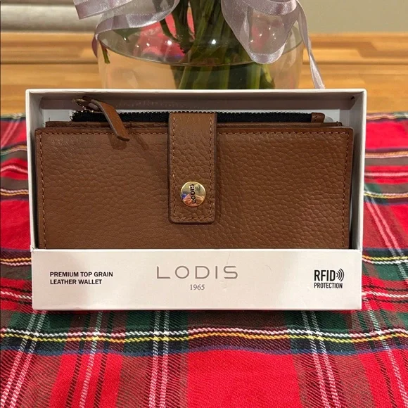 Lodis Medium Leather RFID Protection Wallet - Picture 3 of 6